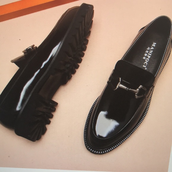 Painted leather men\'s shoes